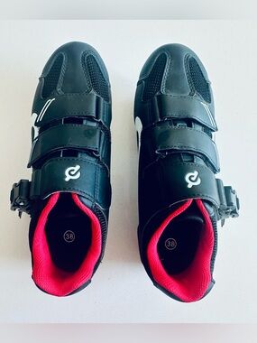 Peloton Bike Shies - Size 38 / US 7 - like new!